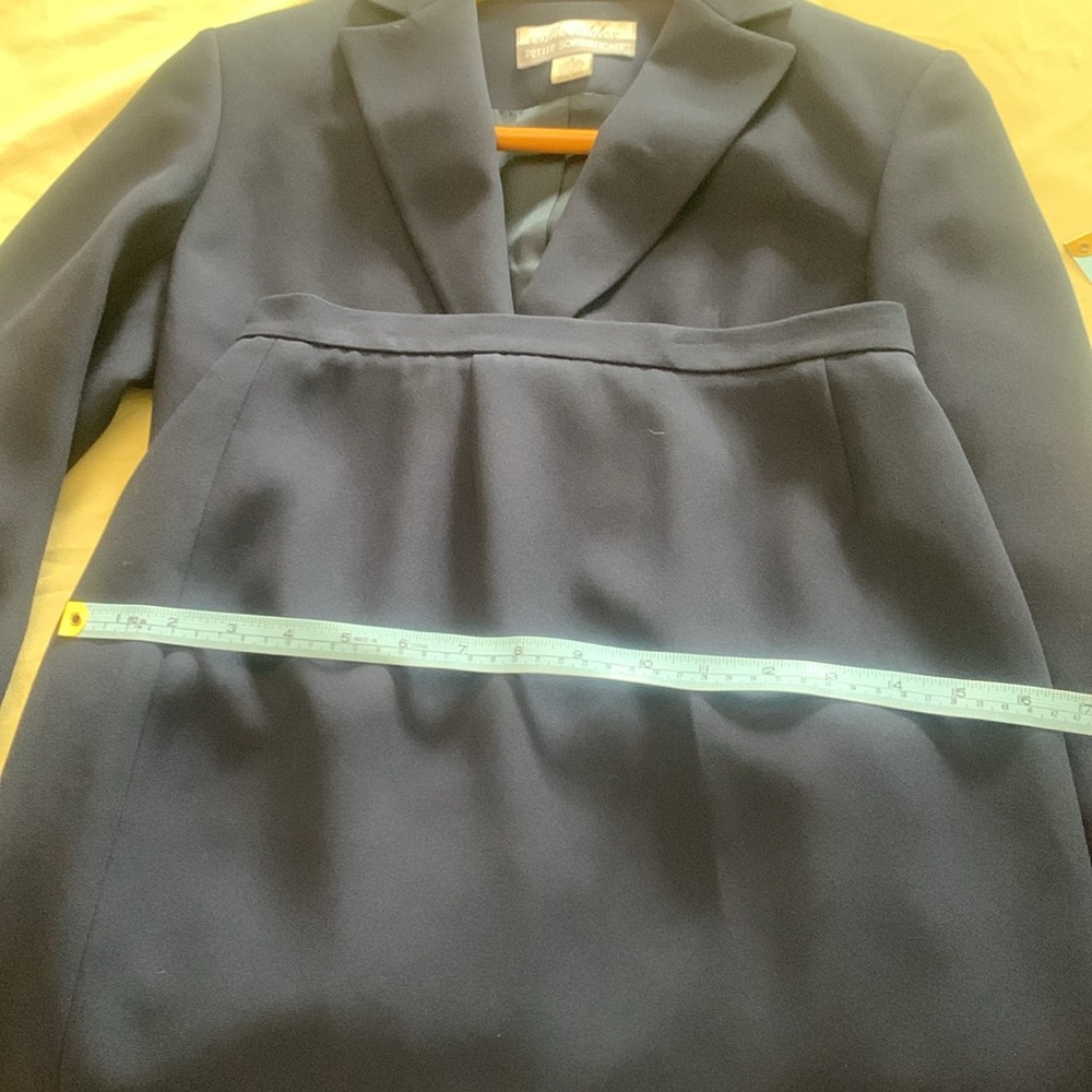 Petite Sophisticate Navy Blazer (0)/ skirt (4) xs / small 623 - Picture 12 of 13